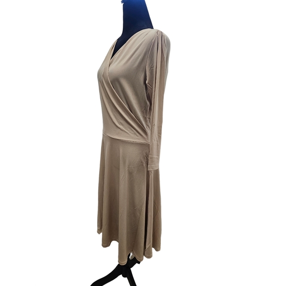 NWT Tam Ware Surplice Neckline 3/4 Sleeve Beige Skater Dress Large - Picture 8 of 9